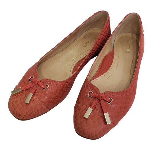 Nurture Mayler Women's Leather Flats with Adorable Bow Tie, Size 6M - Picture 2 of 11